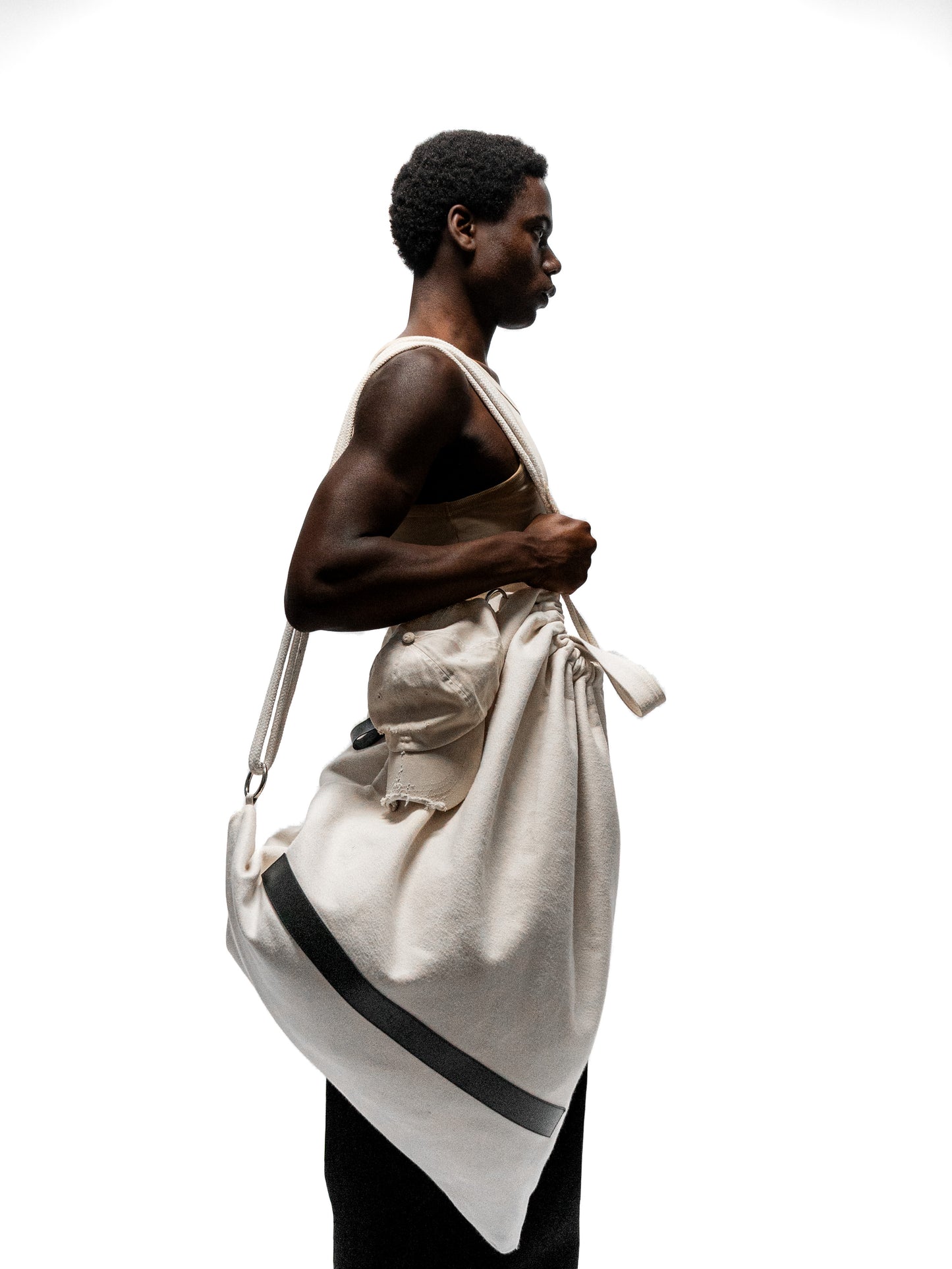 TRAVEL BAG (BEIGE)