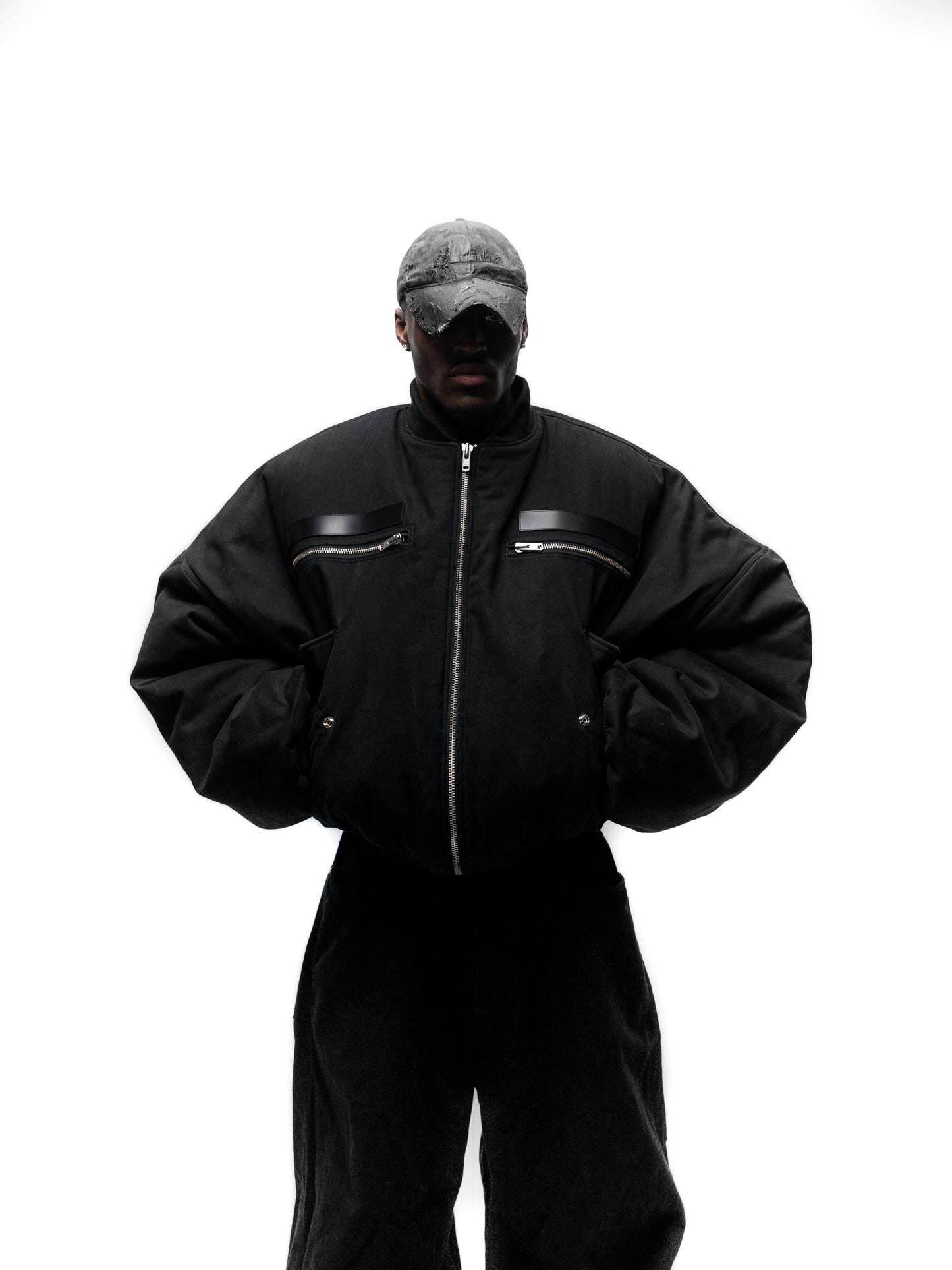 OVERSIZED BOMBER JACKET (BLACK)