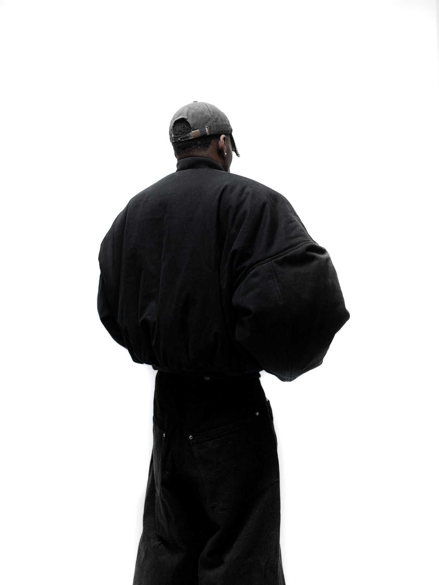 OVERSIZED BOMBER JACKET (BLACK)