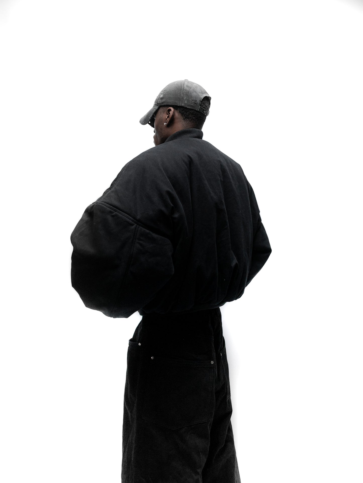 OVERSIZED BOMBER JACKET (BLACK)