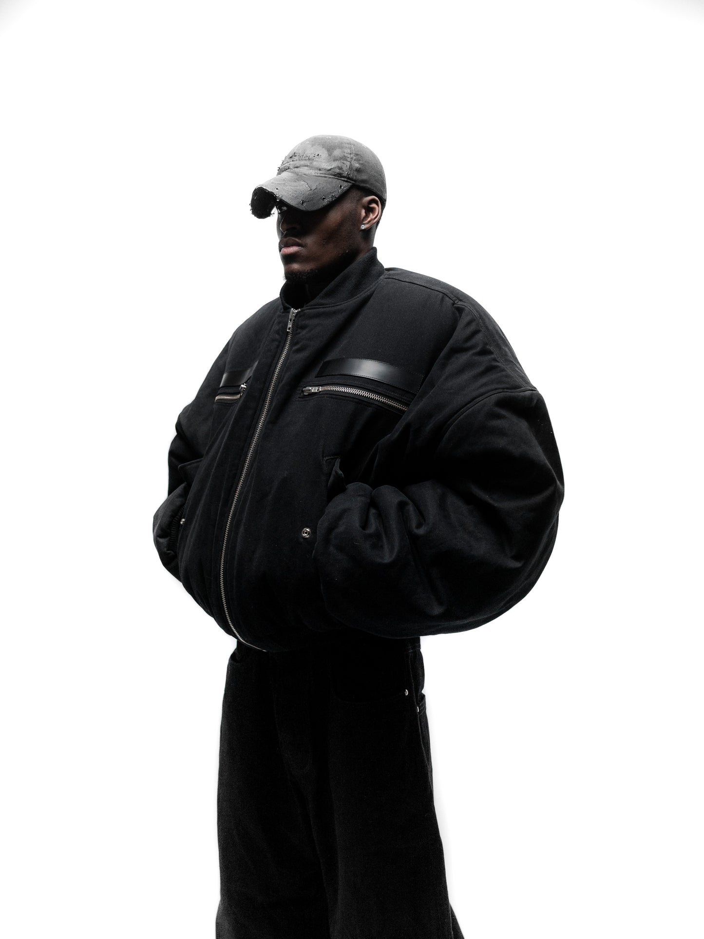 OVERSIZED BOMBER JACKET (BLACK)