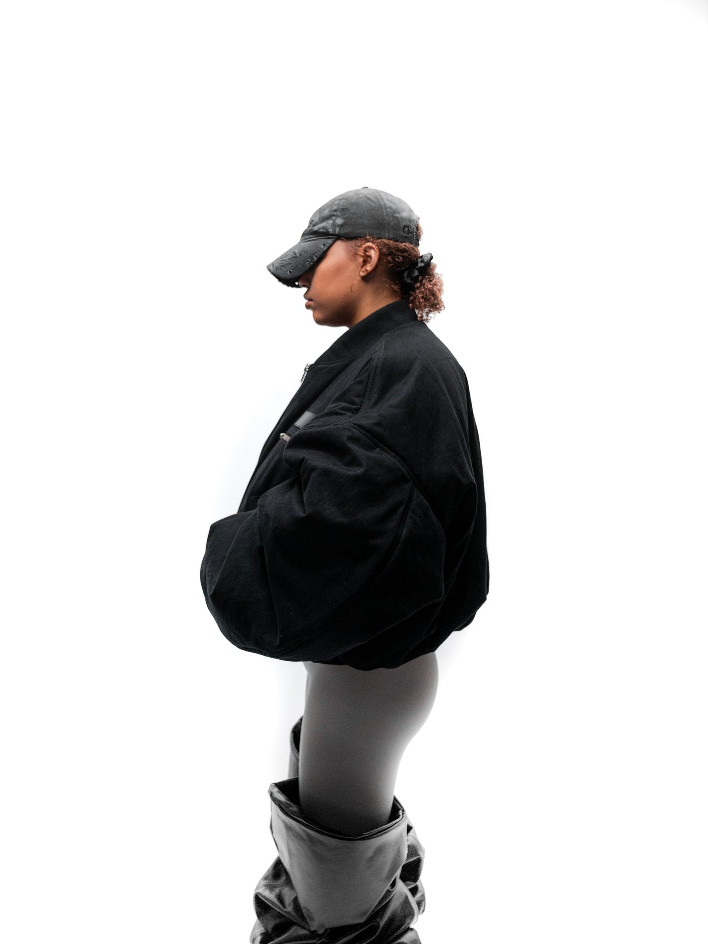 OVERSIZED BOMBER JACKET (BLACK)