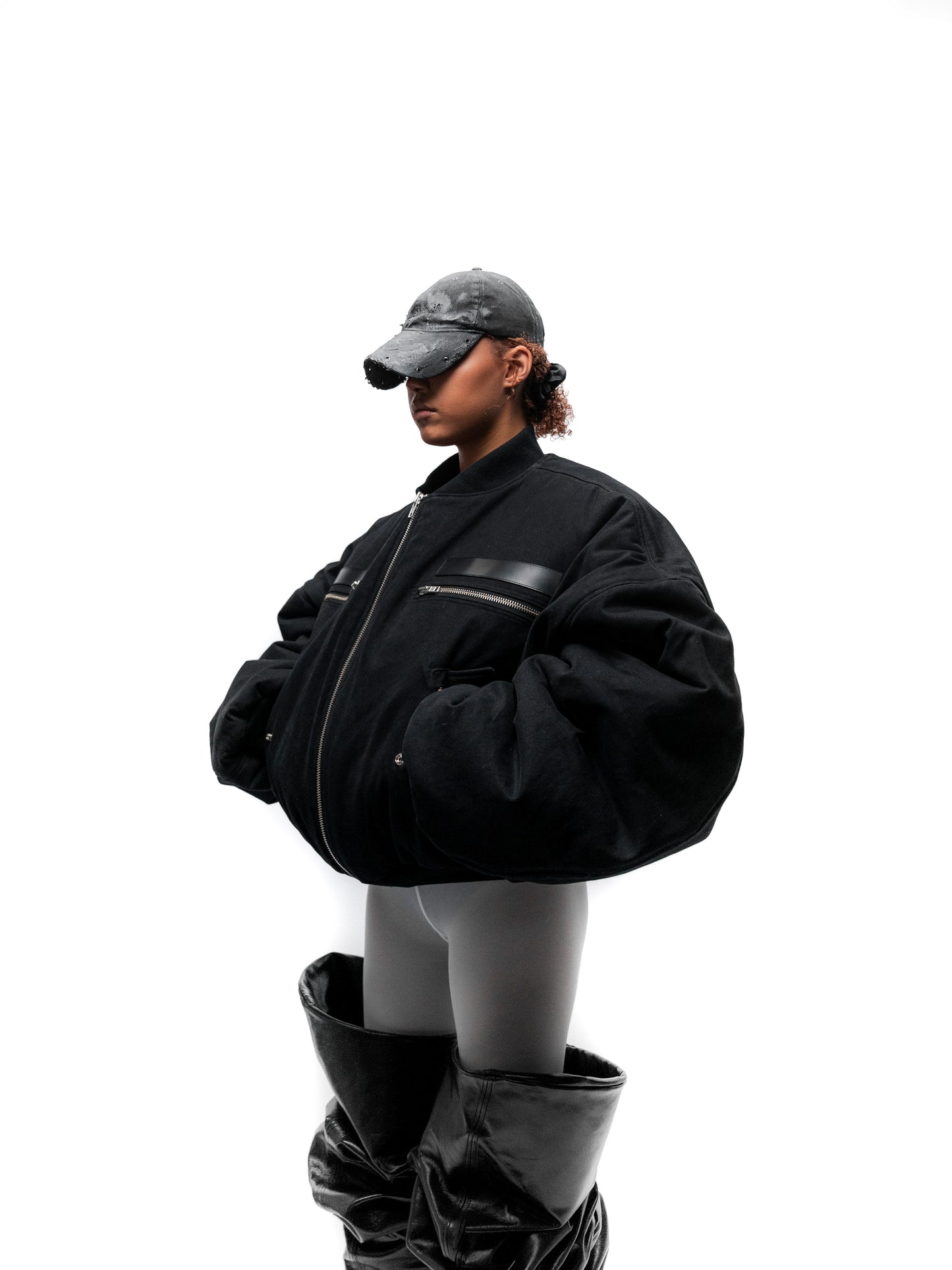 OVERSIZED BOMBER JACKET (BLACK)